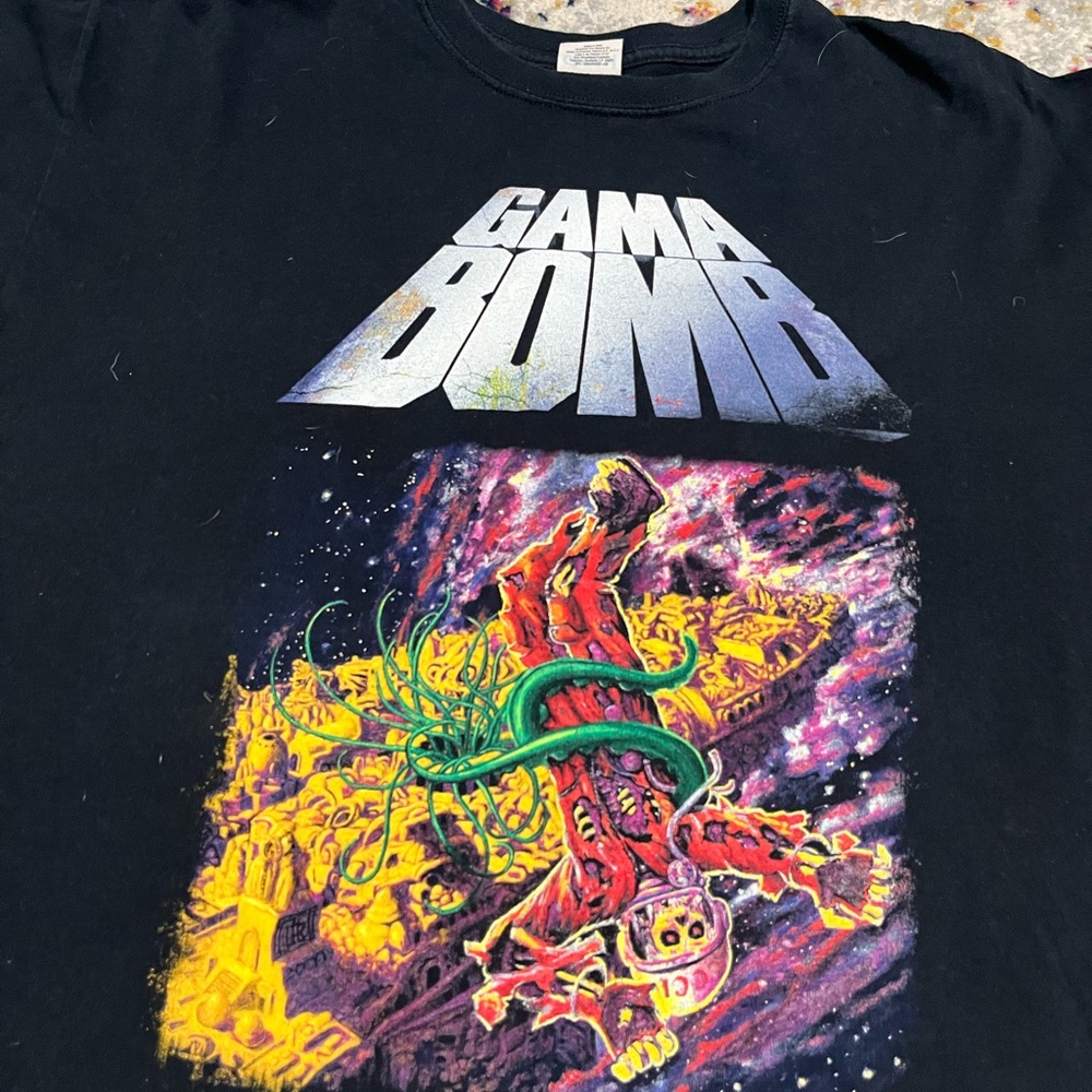 Gama Bomb Shirt XL